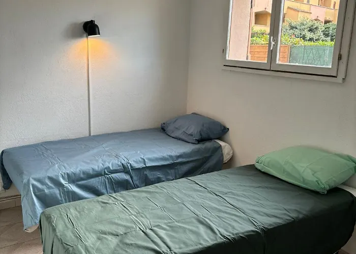 Proche De La